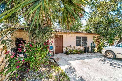 9064 Highland Pines Dr, West Palm Beach, FL 33418-5750