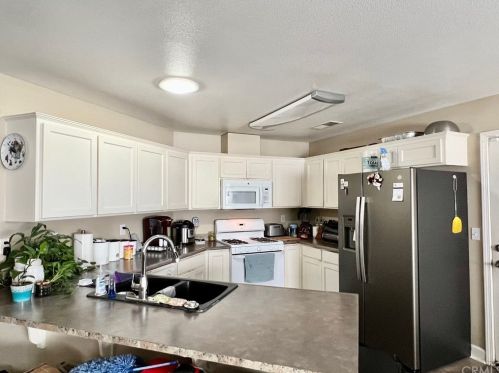 2453 B St, Oroville, CA 95966-6590