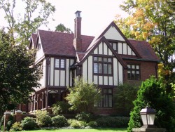 28 Sargent St, Newton, MA 02458-2320