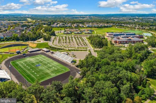 19372 Ml Dm Pl, Leesburg VA 20176-1637 exterior