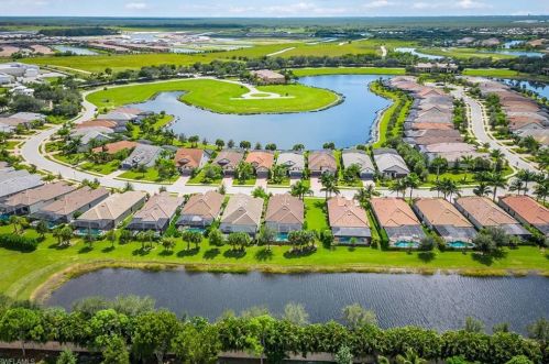 2770 Aviamar Cir, Naples FL 34114-9759 exterior