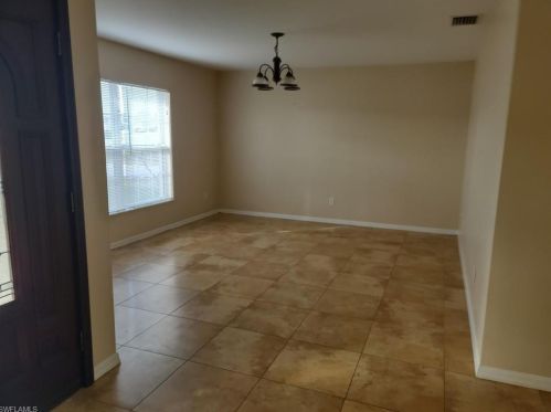 1517 13th Ter, Cape Coral, FL 33909-1553