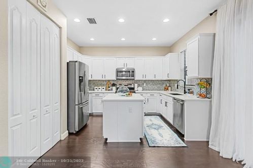 3812 Aspen Leaf Dr, Boynton Beach FL  33436-1700 exterior