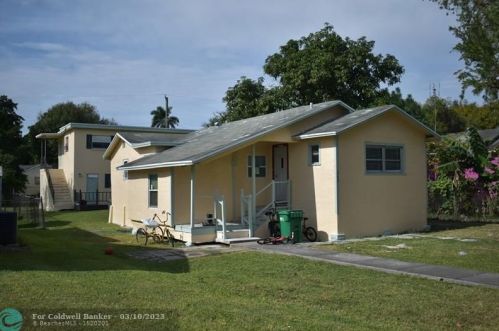 349 Cypress Ave, Pahokee FL  33476-1937 exterior