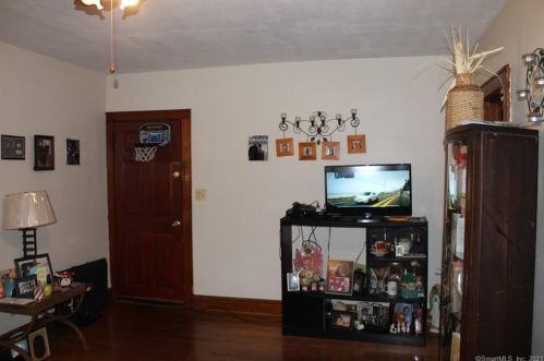 399 Garfield Ave, Bridgeport, CT 06606-5273