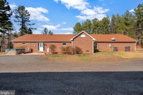 34156 Indiantown Rd, Locust Grove VA  22508-2221 exterior