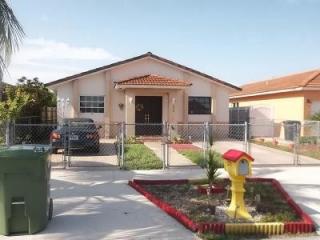 2570 72nd St, Hialeah, FL 33016-6500