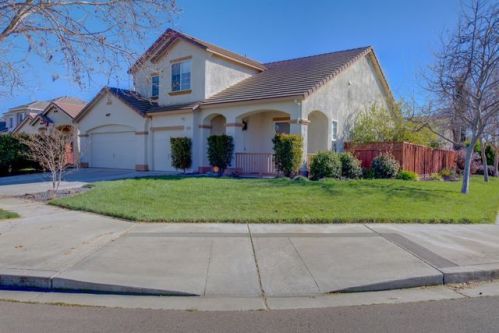 1252 Walnut Creek Dr, Newman, CA 95360-2732