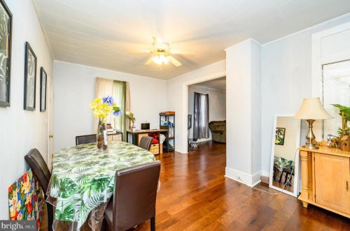 18 Barber Ave, West Deptford NJ  08096-2414 exterior