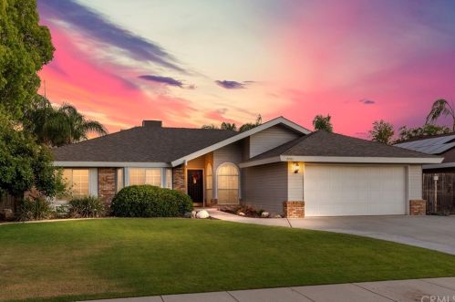 9901 Vanessa Ave, Bakersfield, CA 93312-2427
