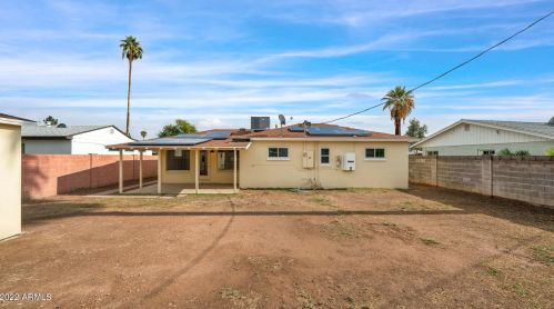 4522 11 Ave, Phoenix AZ 85013-1017 exterior