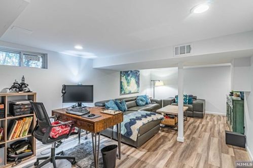 45 Longview Trl, Parsippany NJ  07834-2039 exterior