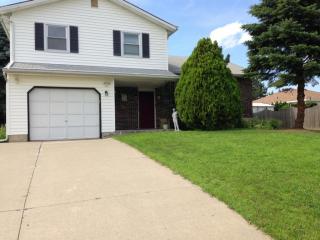 9 Patricia Dr, Troy, NY 12180-6132