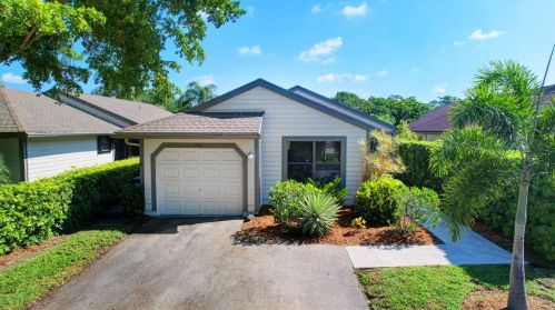 2510 Bedford Mews Dr, West Palm Beach, FL 33414-7708