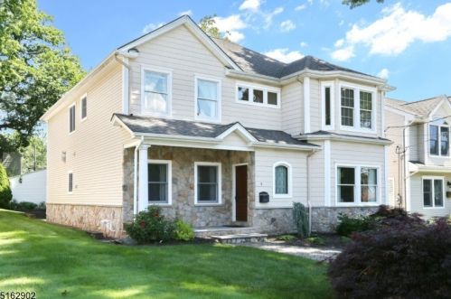 6 Pomander Walk, Nutley, NJ 07110-2421