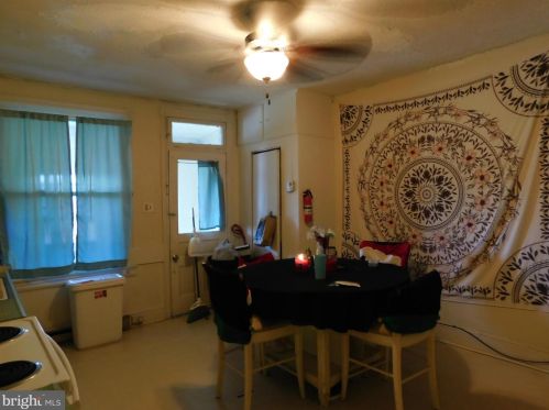 406 1 Ave, Parkesburg PA  19365-1238 exterior