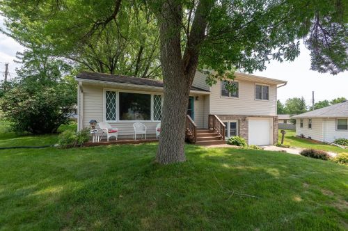 124 Sunbonnet Ln, Mankato, MN 56001-5350