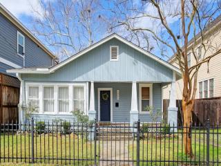 1005 Waverly St, Houston TX  77008-6759 exterior