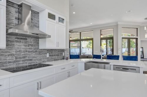 3821 185th Ave, Hollywood FL  33029-2712 exterior