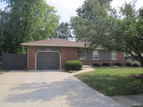439 Otto Ave, Mentor KS  67401-1118 exterior