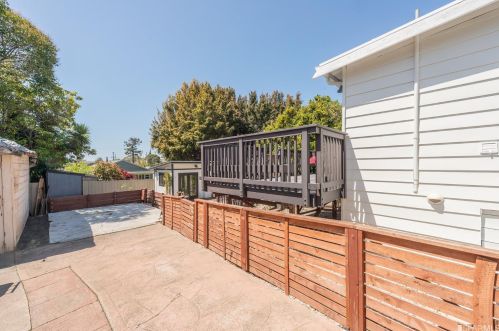 5335 El Camile Ave, Oakland CA  exterior