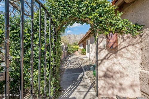 6327 Placita Divina, Tucson, AZ 85750-0954