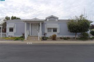 3113 Parkwood St, Visalia, CA 93277-8885