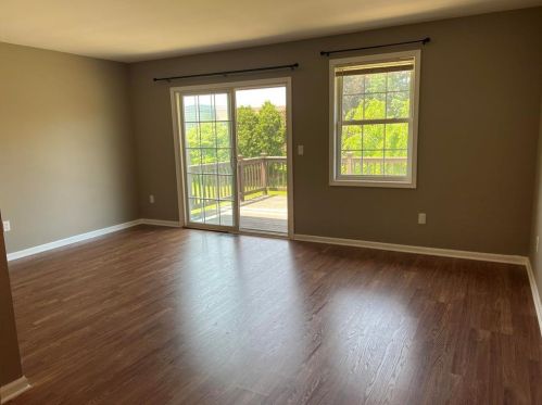 4 Saratoga Ct, Easton PA  18040-1046 exterior