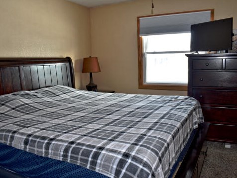 8303 106, Milwaukee WI 53224-2611 exterior