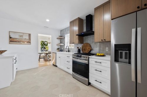 6554 Colbath Ave, Van Nuys CA  91401-1503 exterior