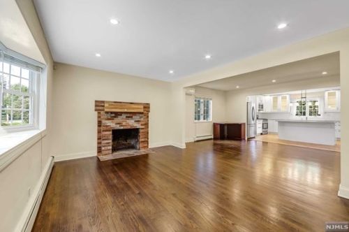 156 County Rd, Demarest NJ  07627-2430 exterior