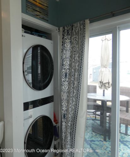 22 Crane Way, Lavallette NJ  08735-1305 exterior