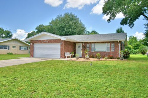 126 Alachua Dr, Winter Haven, FL 33884-1404