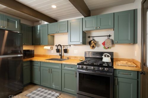 47125 Skyview Dr, Big Bear City CA  92314-9035 exterior