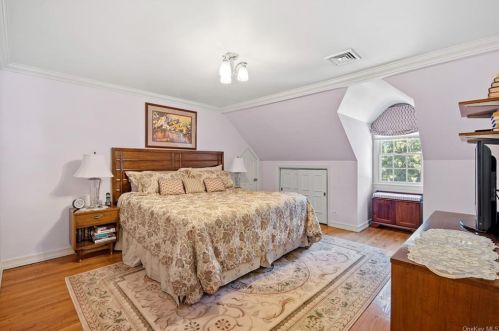 898 North St, White Plains NY  10605-4436 exterior