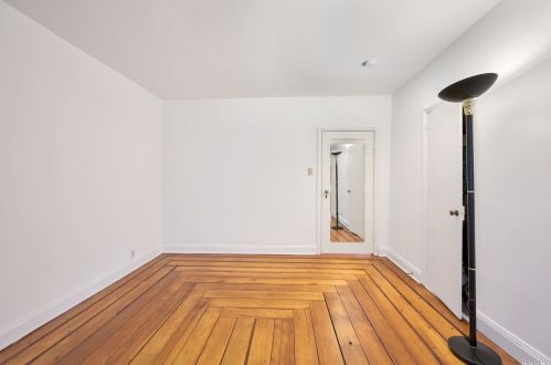 9 White Pine Ln, Northport NY  11768-3453 exterior