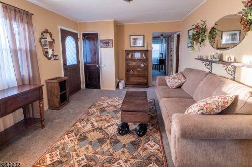 129 15th Ave, Manville NJ  08835-1609 exterior