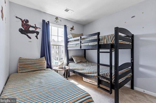 1821 Honeysuckle Ct, Downingtown PA  19335-7202 exterior