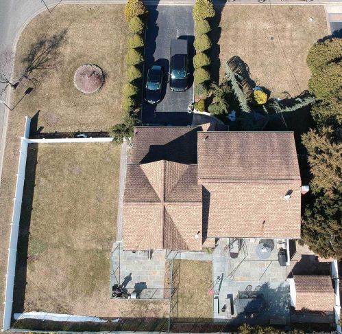 69 Walter Ave, Hicksville NY  11801-5354 exterior