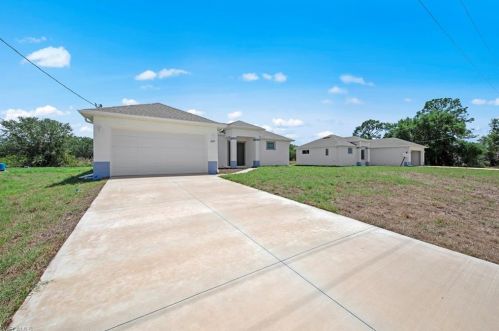 369 Ranier Ave, Lehigh Acres, FL 33974-2424