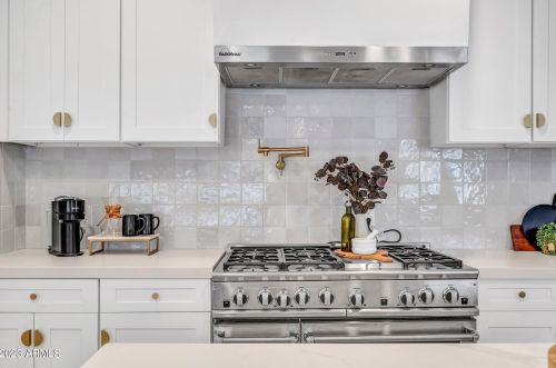 7627 22nd St, Phoenix AZ  85020-4706 exterior