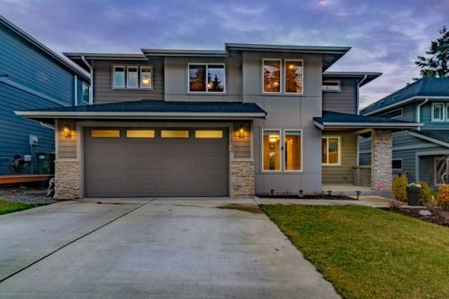12832 83rd Avenue Ct, Puyallup, WA 98373
