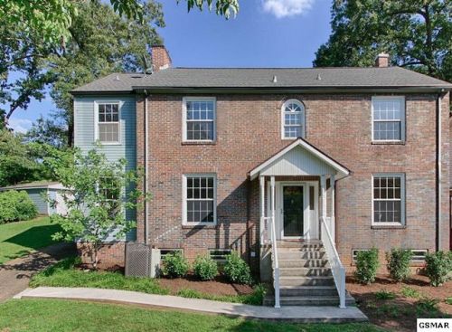 3044 Hills Blvd, Knoxville, TN 37917-3433
