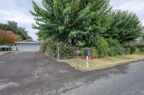 6626 34th St, North Highlands, CA 95660-3102