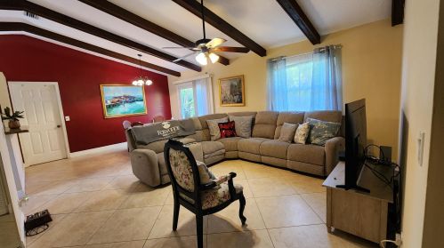 5005 El Claro Cir, West Palm Beach FL  33415-2711 exterior