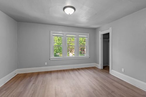 2476 Frederick Ave, Milwaukee WI 53211-3644 exterior