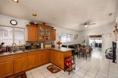 3153 70th Ter, Hialeah FL  33018-5272 exterior