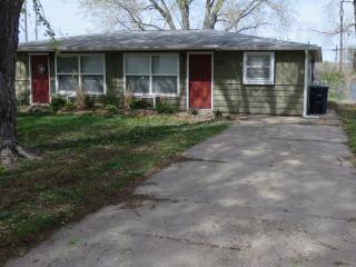 2712 Brockman St, Manhattan KS  66502-4466 exterior