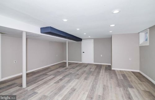 33 Aberdeen Pl, West Deptford NJ  08096-2411 exterior