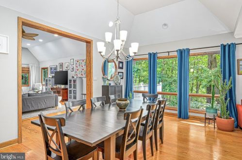 11103 Glade Dr, Herndon VA 20191-4707 exterior